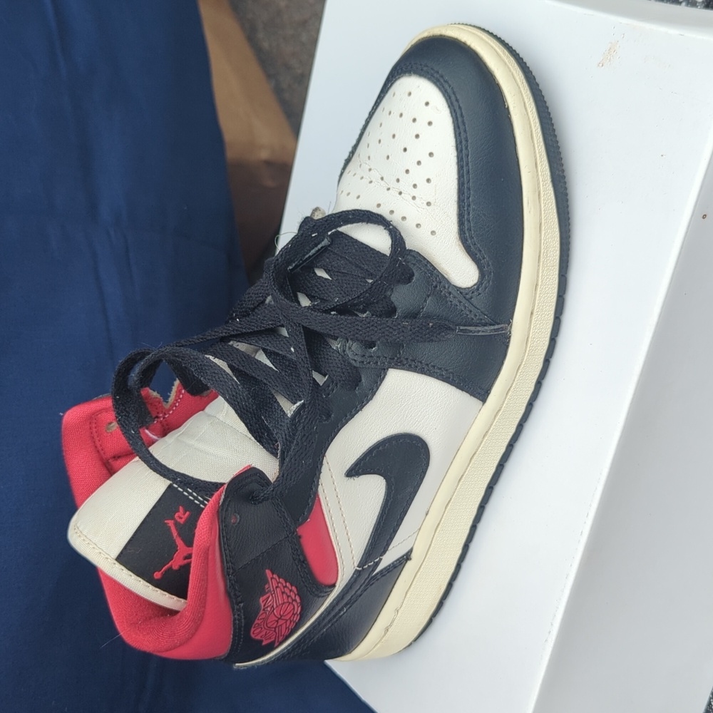 Nike Air Jordan 1 Mid White Black Red Panda Shoes BQ6472-061 Women's Sizes 7.5